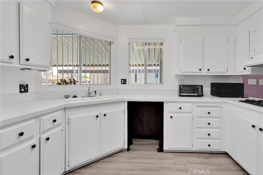 15252 Seneca Road 243
