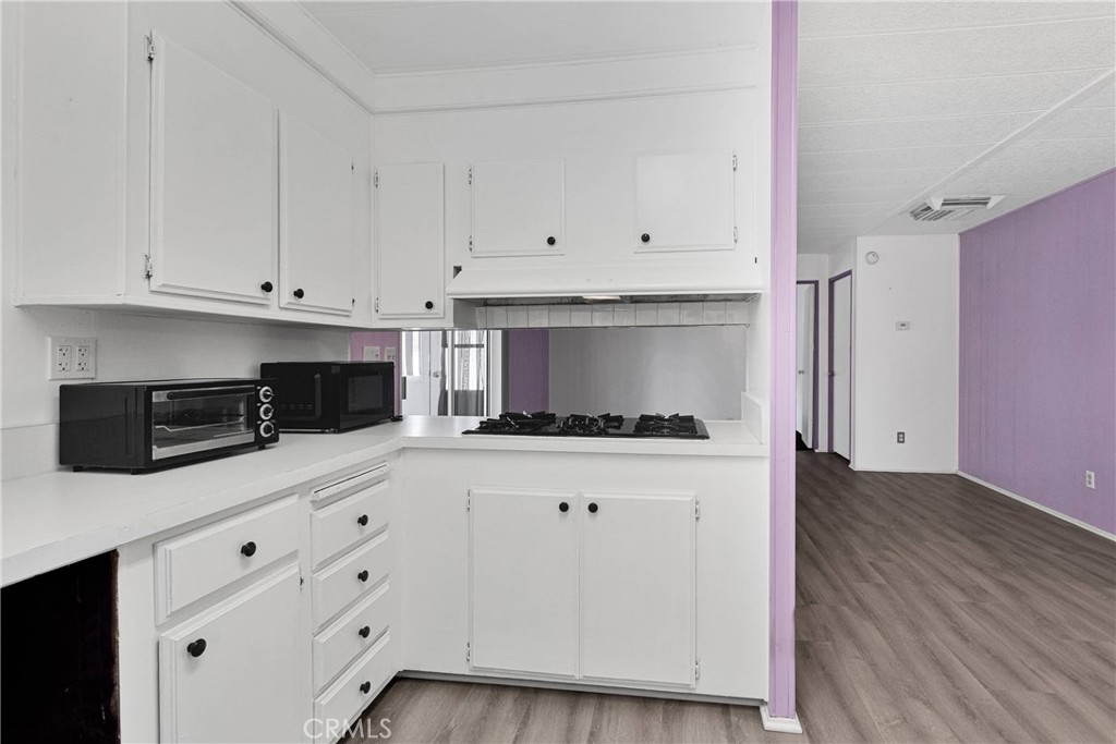 15252 Seneca Road 243