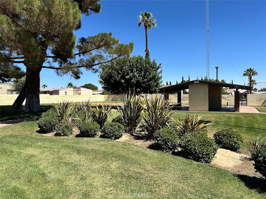 15252 Seneca Road 243