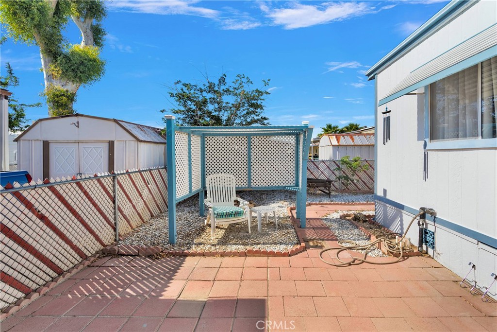 15252 Seneca Road 243