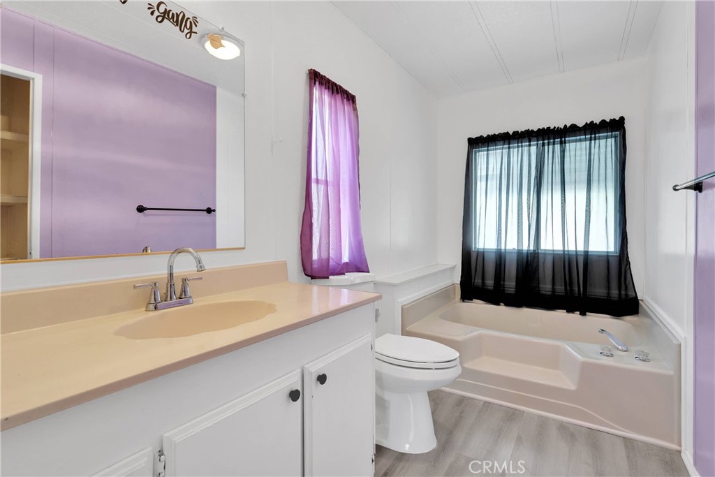 15252 Seneca Road 243