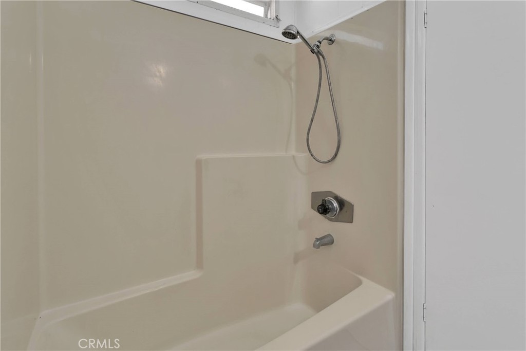 15252 Seneca Road 243