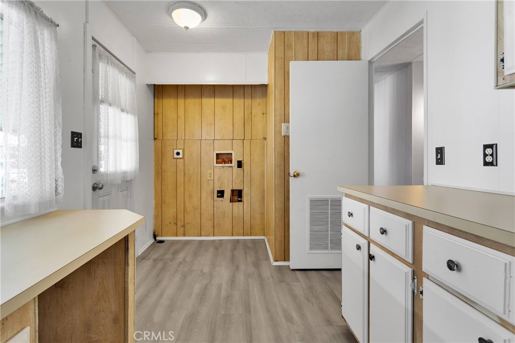 15252 Seneca Road 243