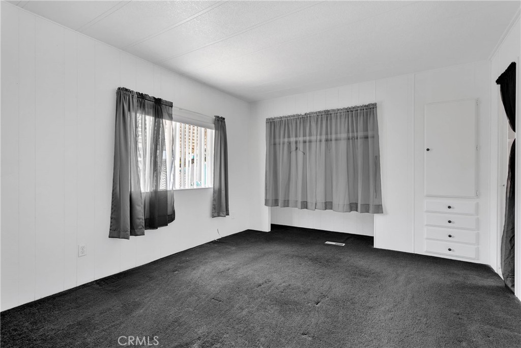 15252 Seneca Road 243