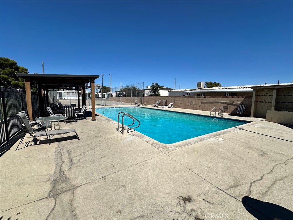 15252 Seneca Road 243