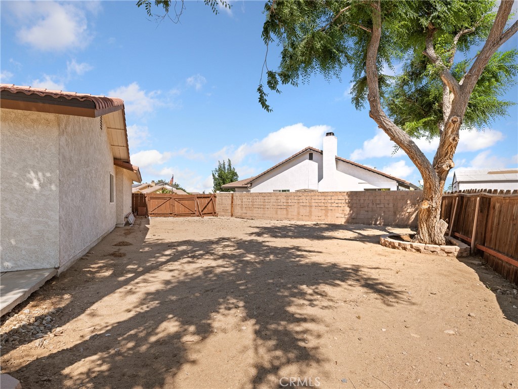 18390 Mead Lane
