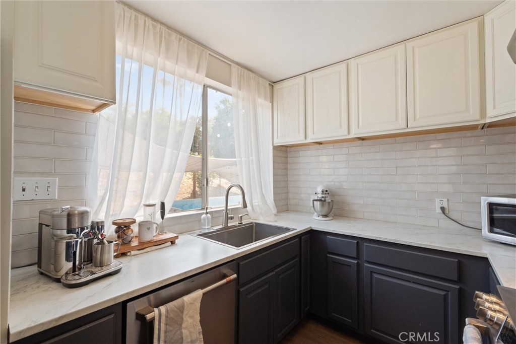 216 E Markland Drive