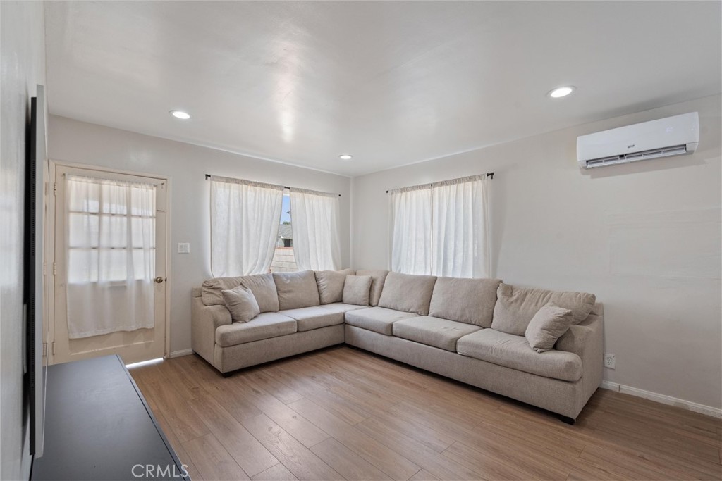 216 E Markland Drive