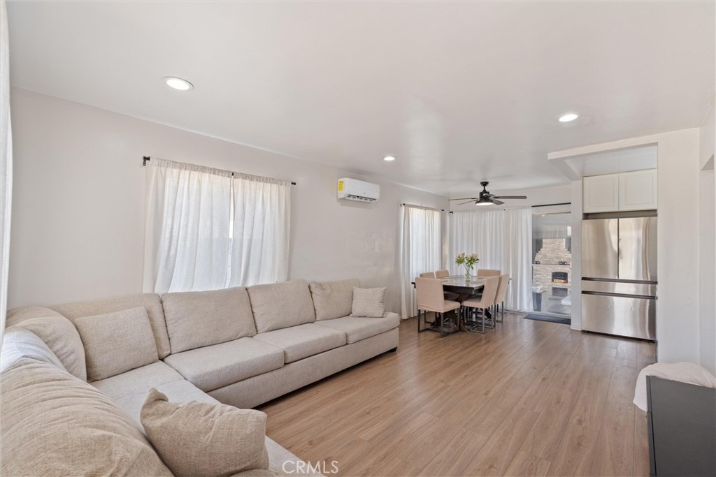 216 E Markland Drive