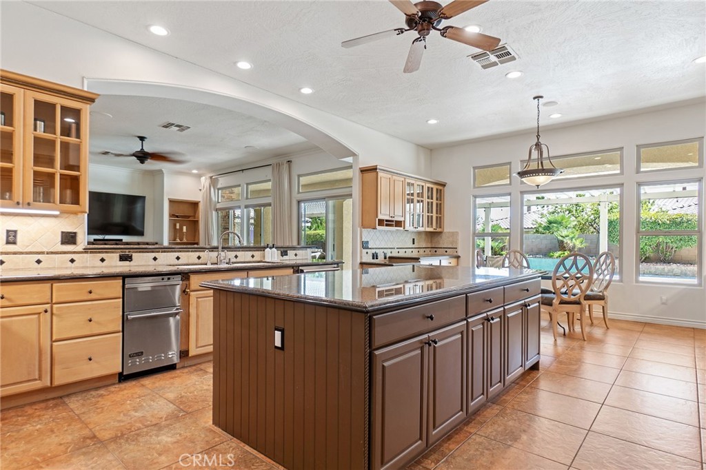 19163 Kanbridge Street