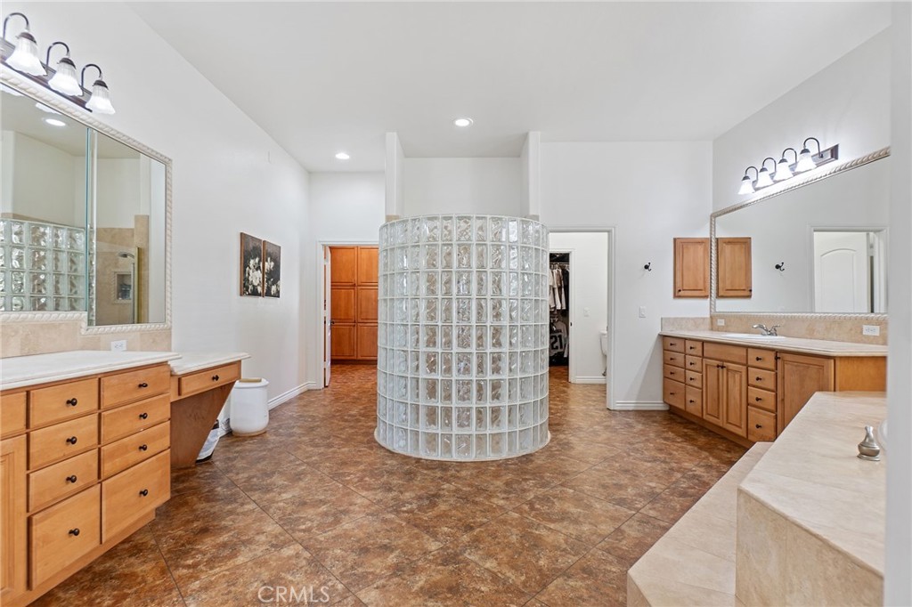 19163 Kanbridge Street