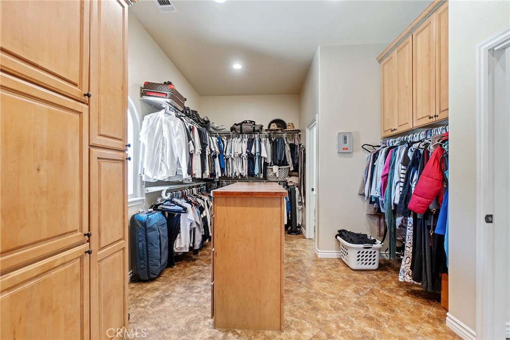 19163 Kanbridge Street