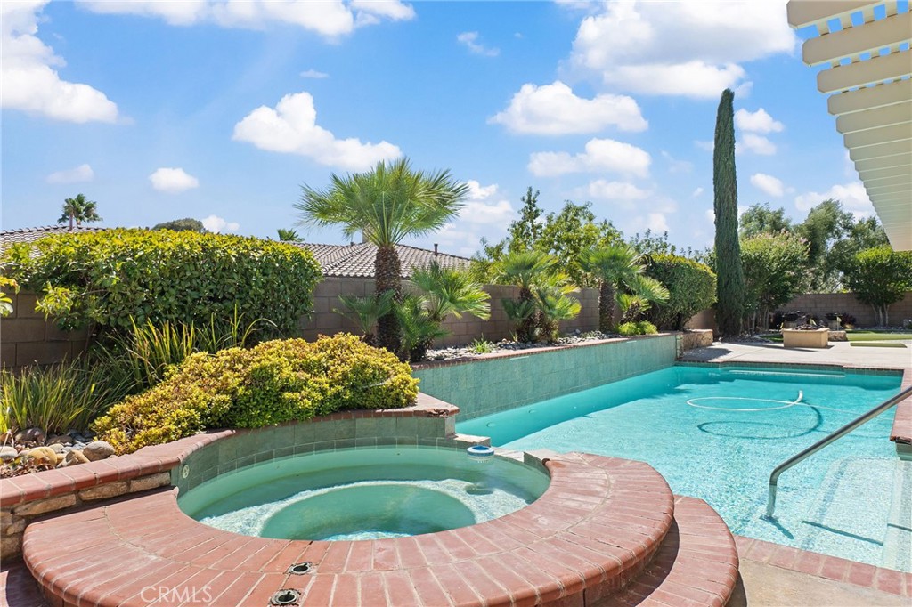 19163 Kanbridge Street