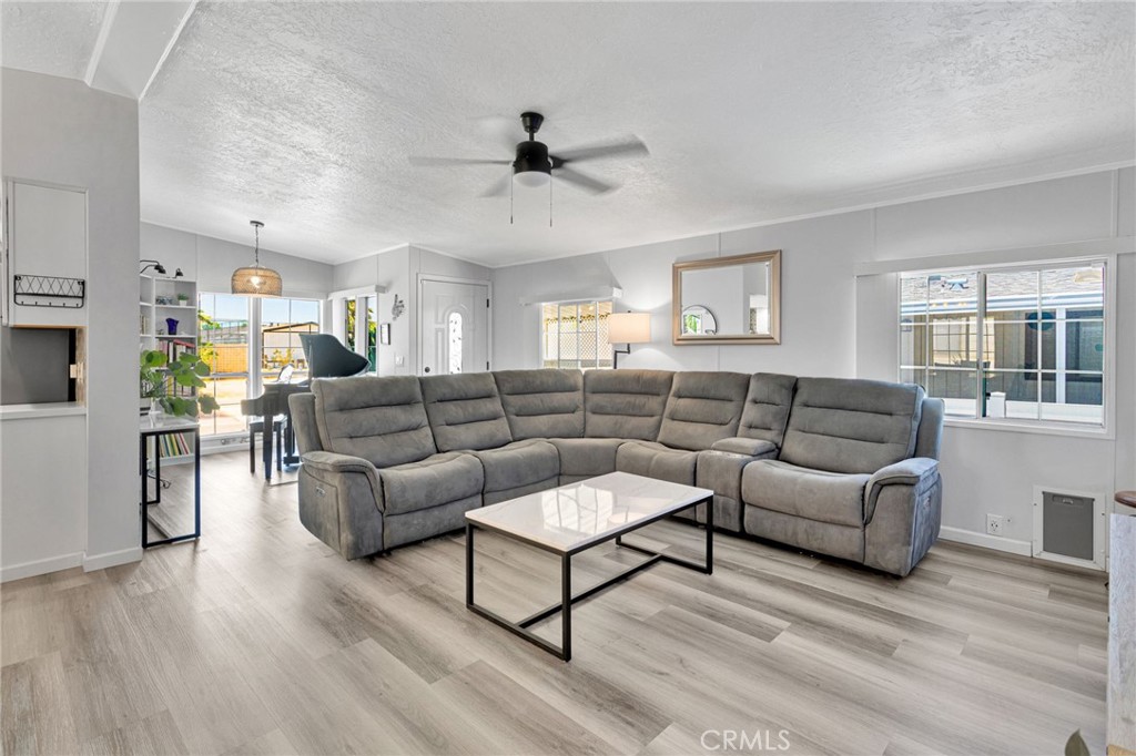 15252 Seneca Road 334