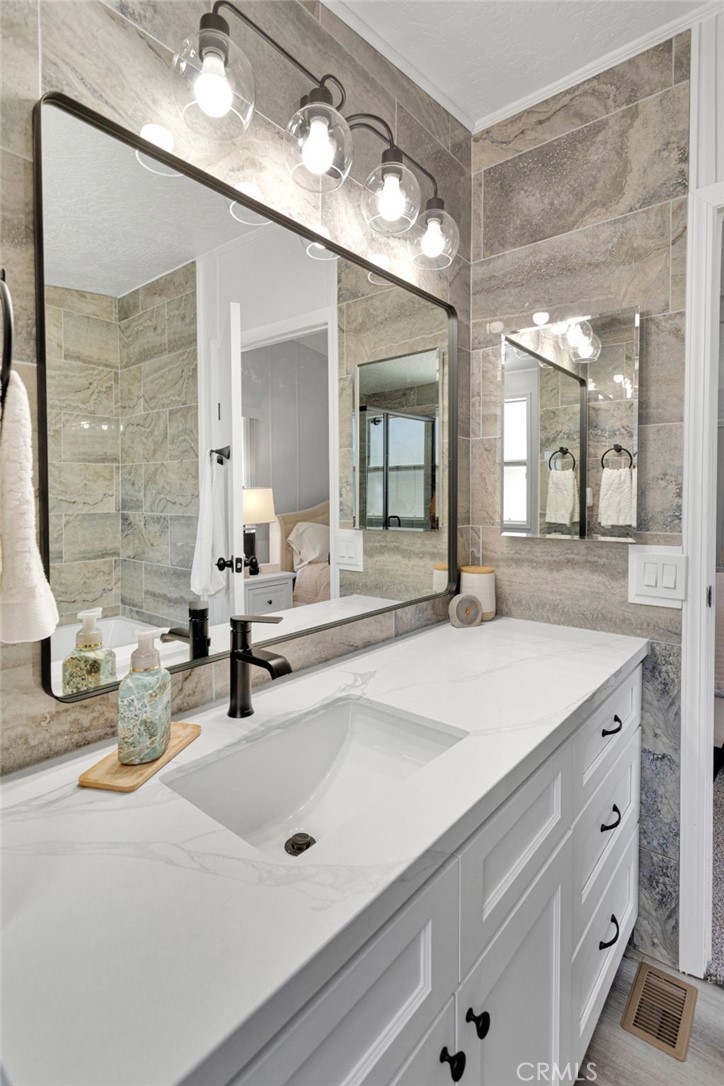 15252 Seneca Road 334