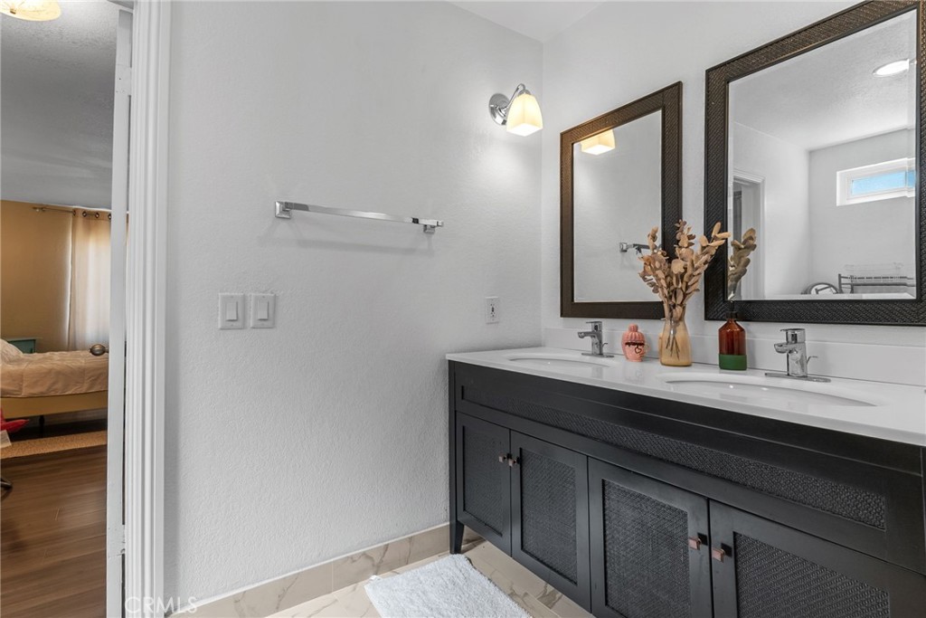 17760 Honeycomb Lane