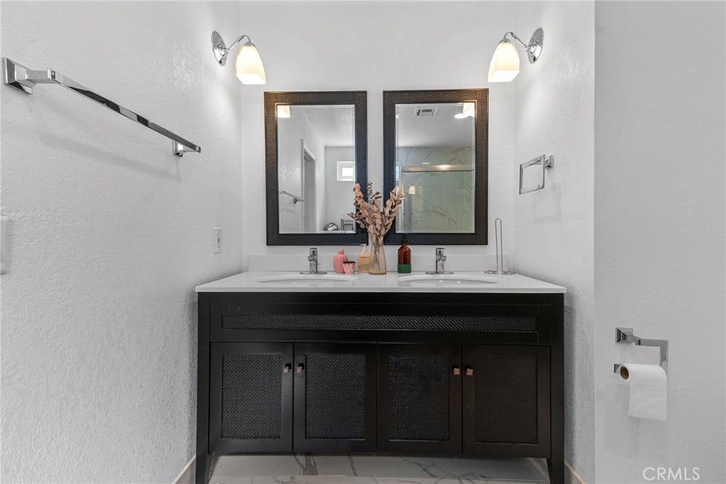 17760 Honeycomb Lane