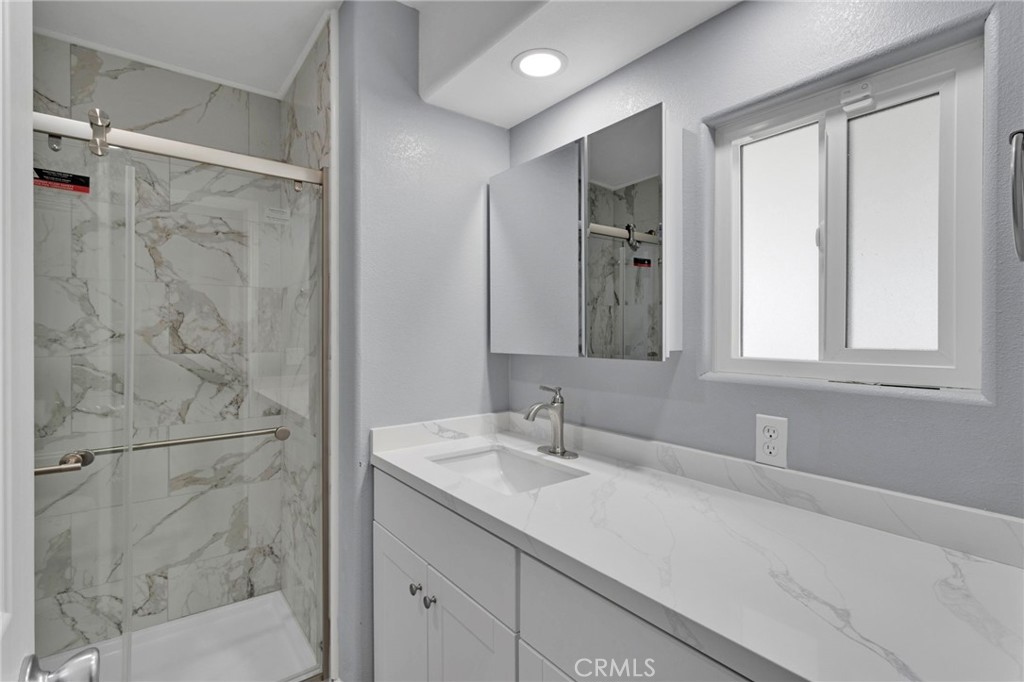 15252 Seneca Road 221