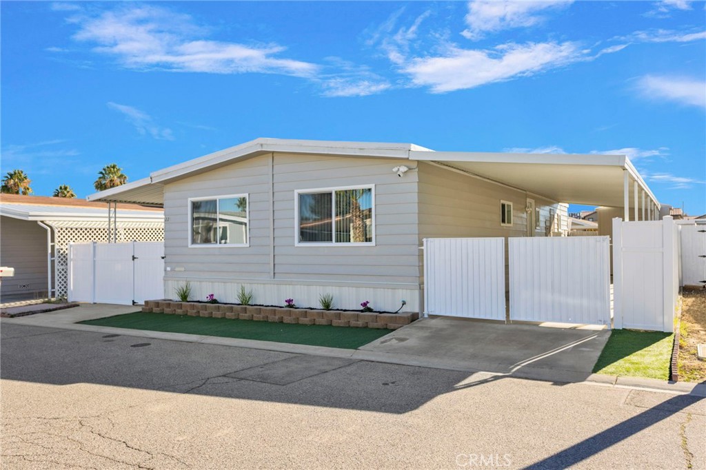 15252 Seneca Road 221