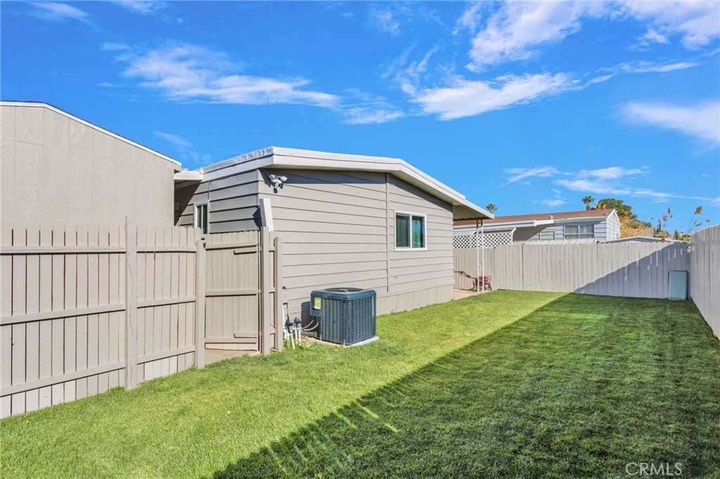 15252 Seneca Road 221