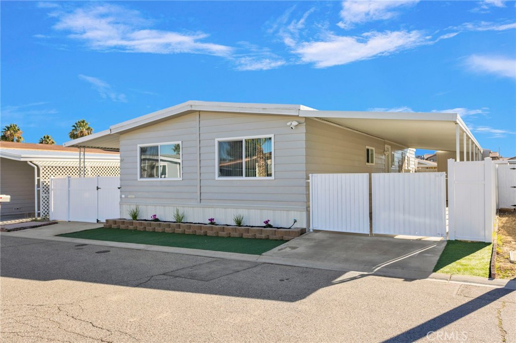 15252 Seneca Road 221