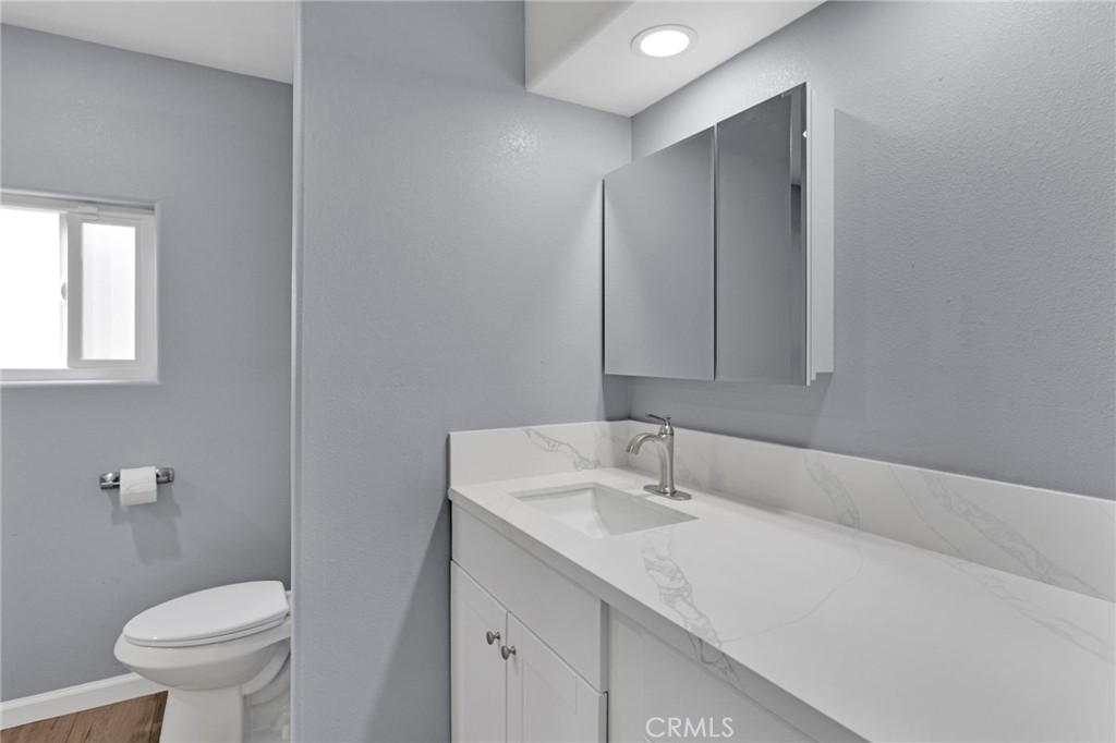 15252 Seneca Road 221