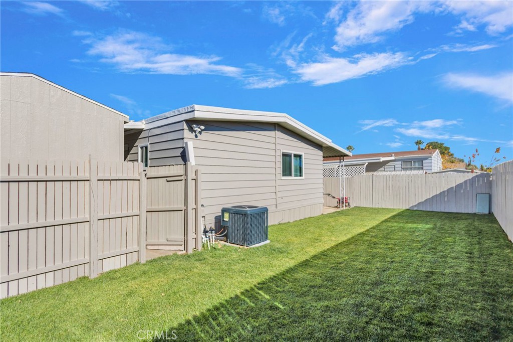 15252 Seneca Road 221