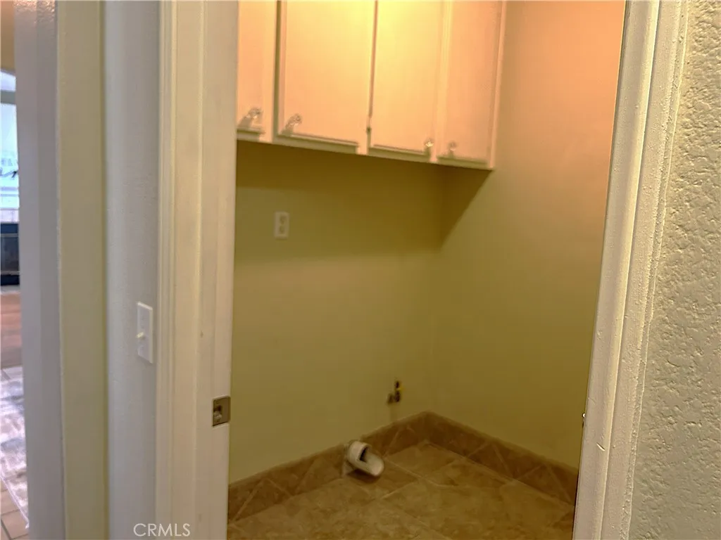 13183 La Salle Circle