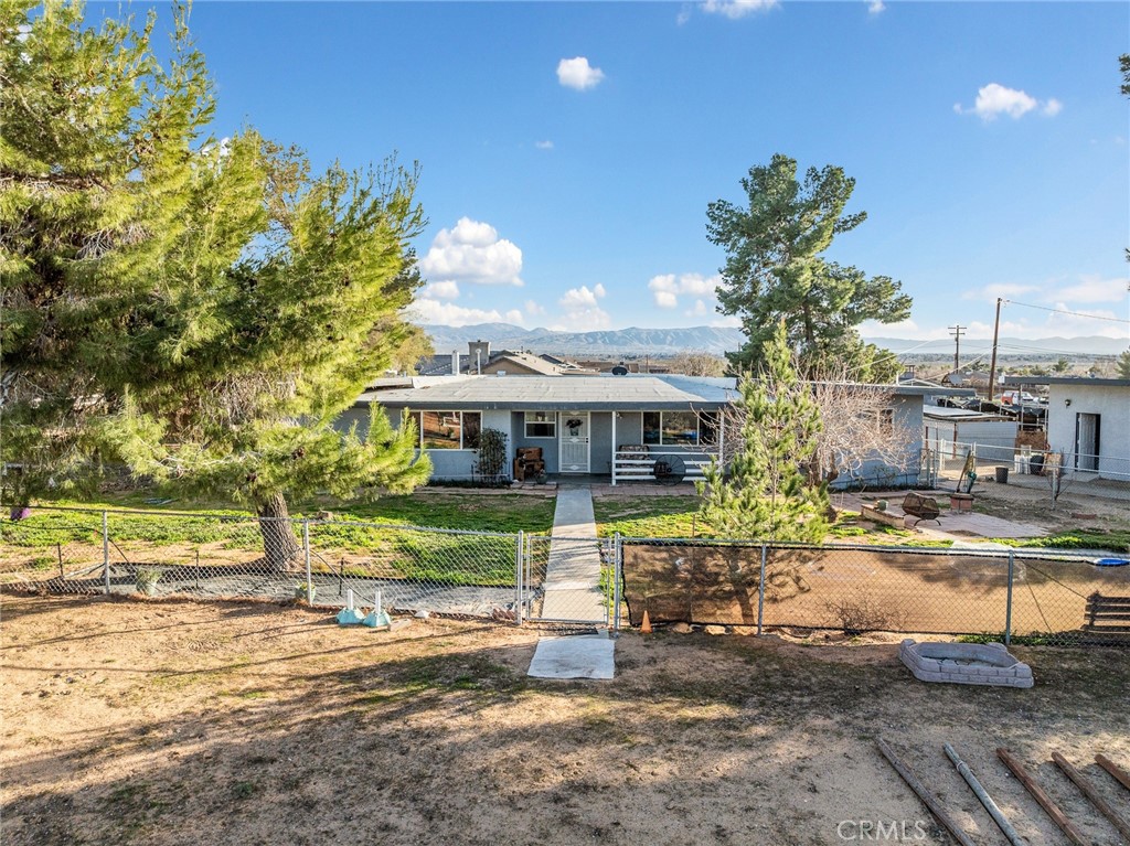 22977 El Centro