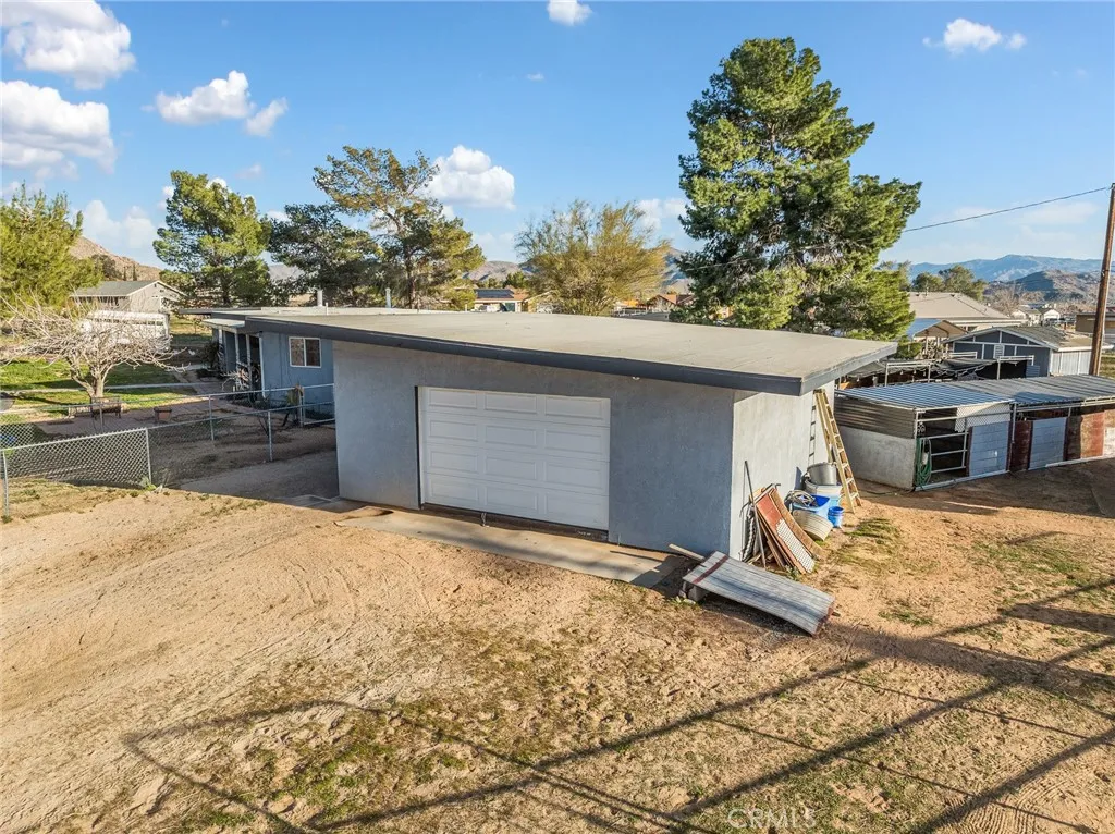 22977 El Centro