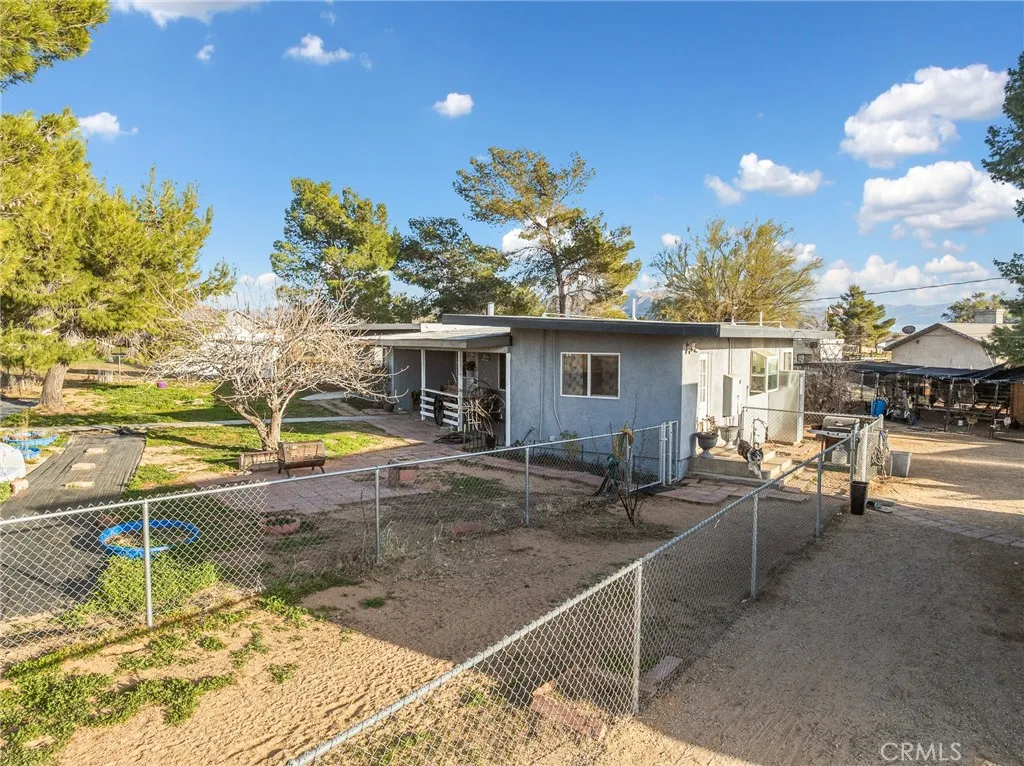 22977 El Centro