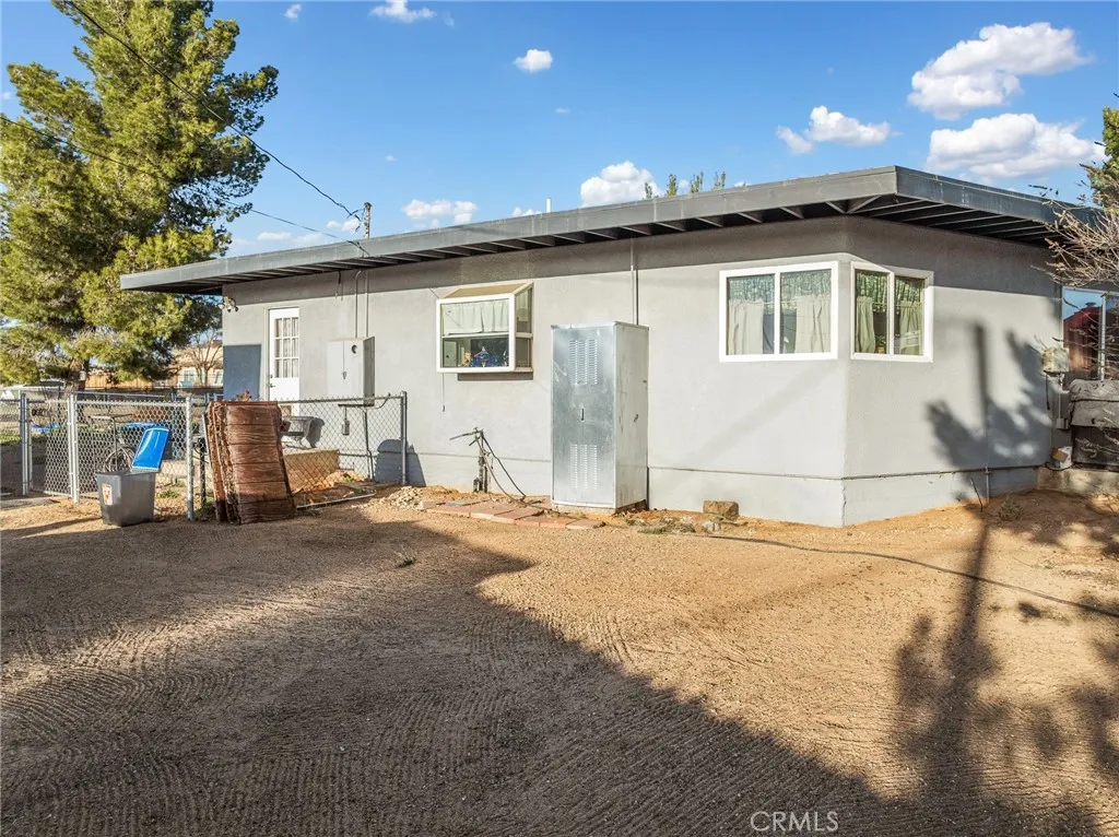 22977 El Centro