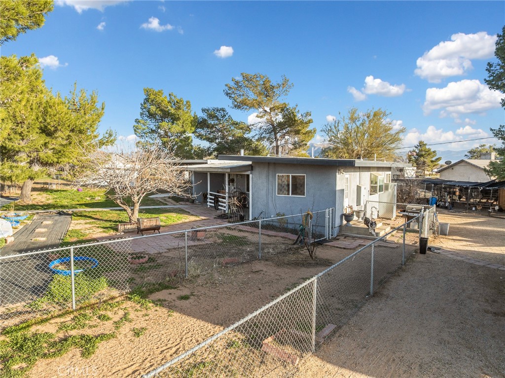 22977 El Centro