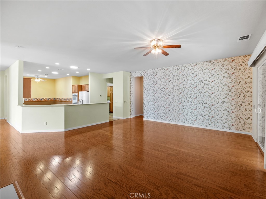 10249 Lakeshore