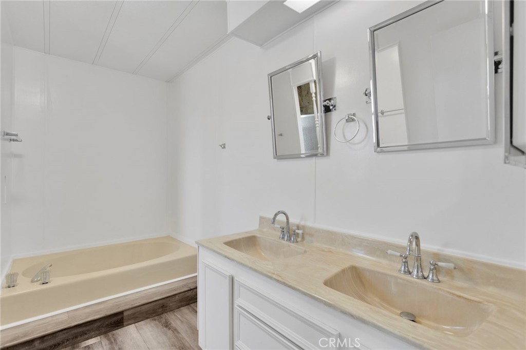 15252 Seneca Road 241