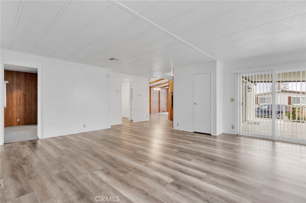 15252 Seneca Road 241