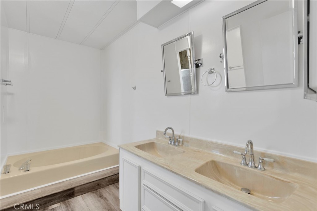 15252 Seneca Road 241