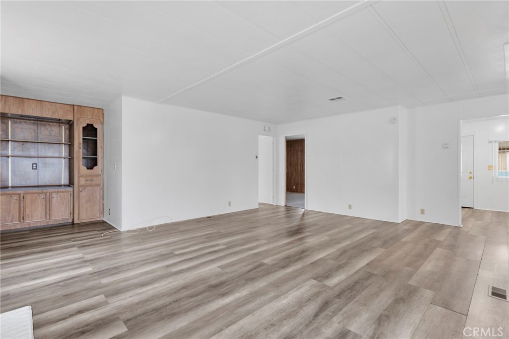 15252 Seneca Road 241