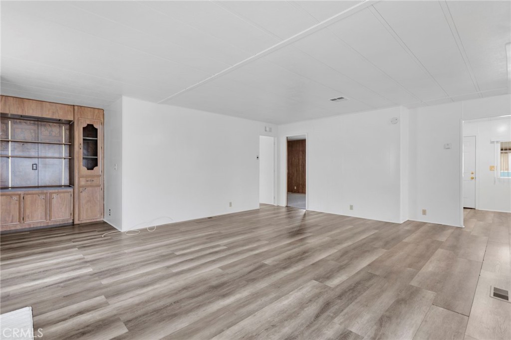 15252 Seneca Road 241