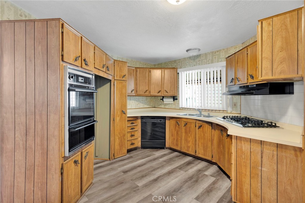 15252 Seneca Road 241
