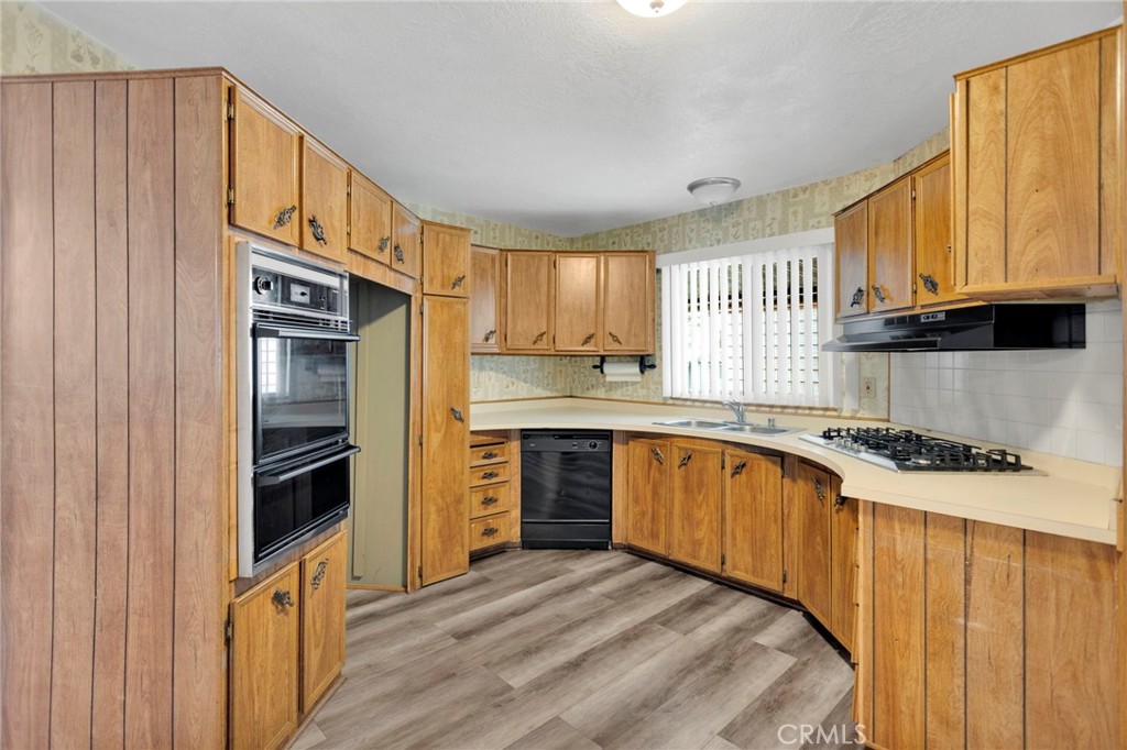 15252 Seneca Road 241