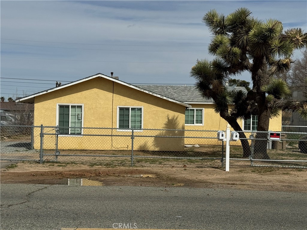 15990 Yucca