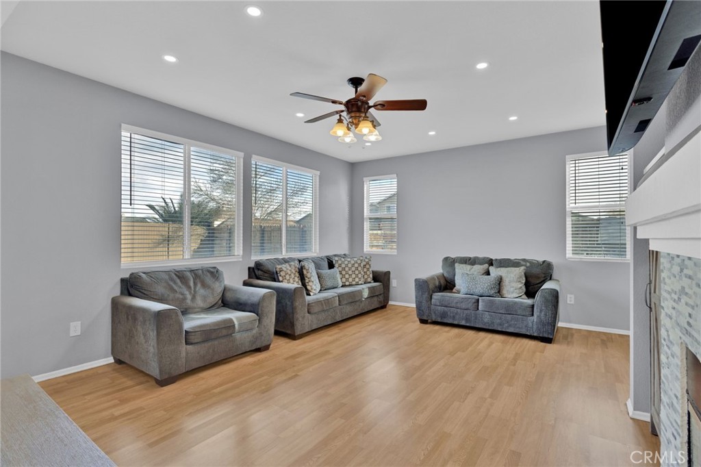 13277 Thornwood Court