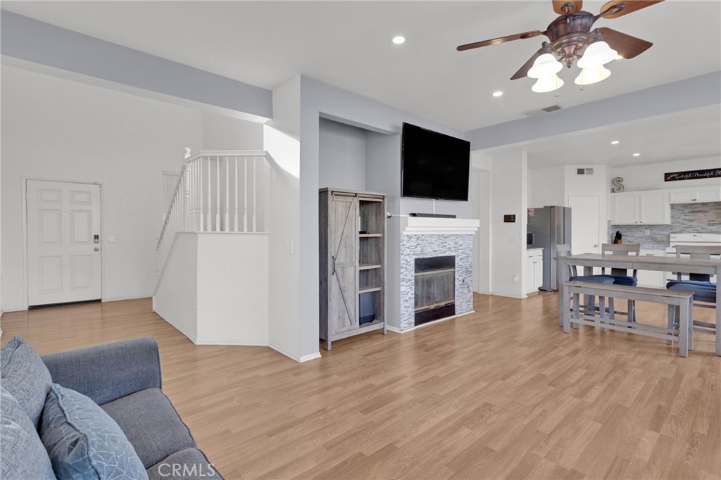 13277 Thornwood Court