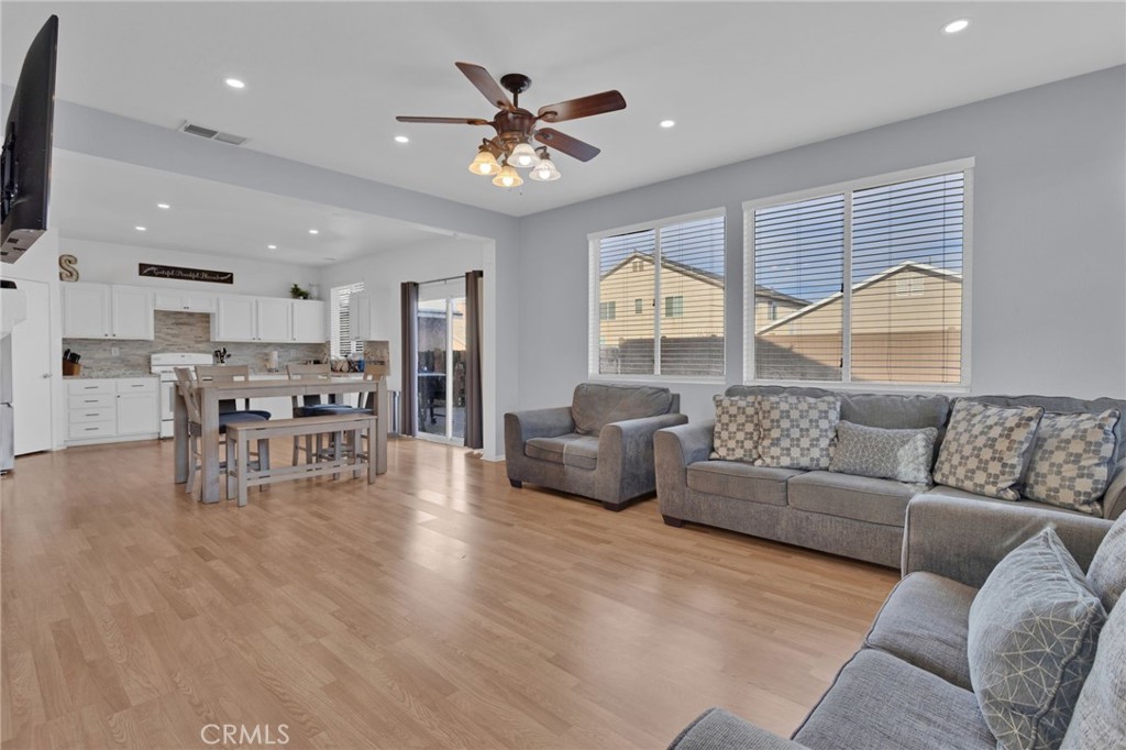 13277 Thornwood Court