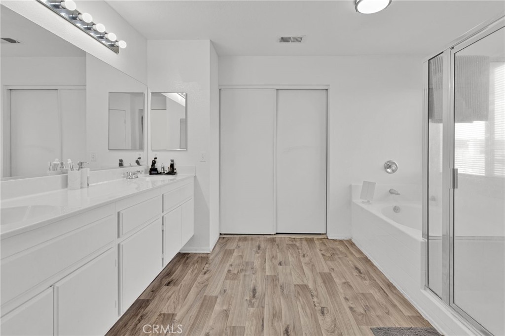 13277 Thornwood Court