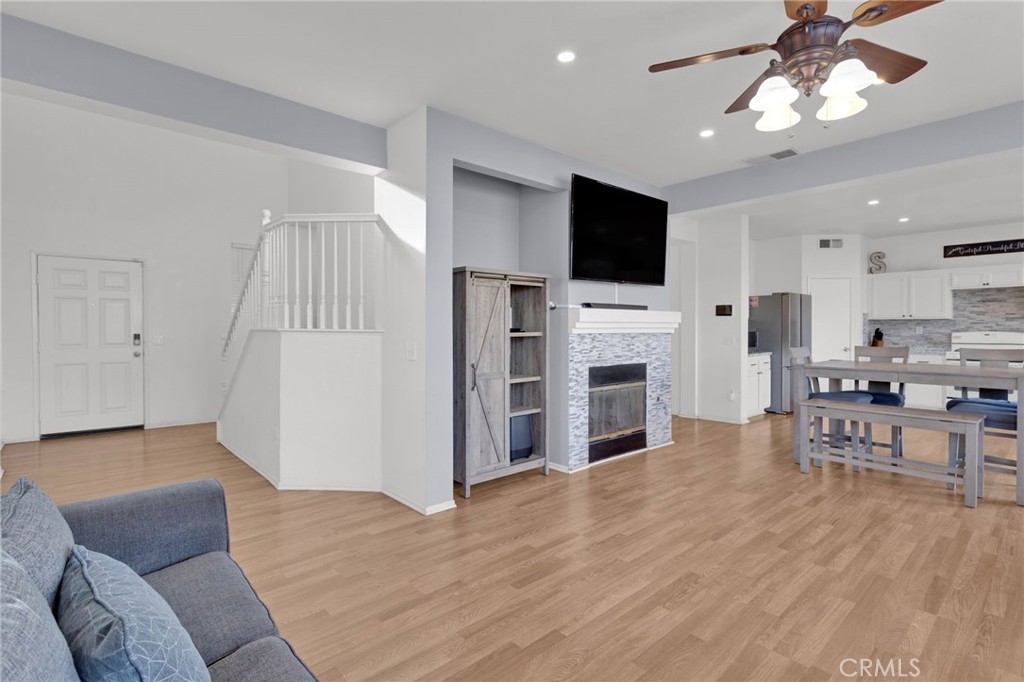 13277 Thornwood Court
