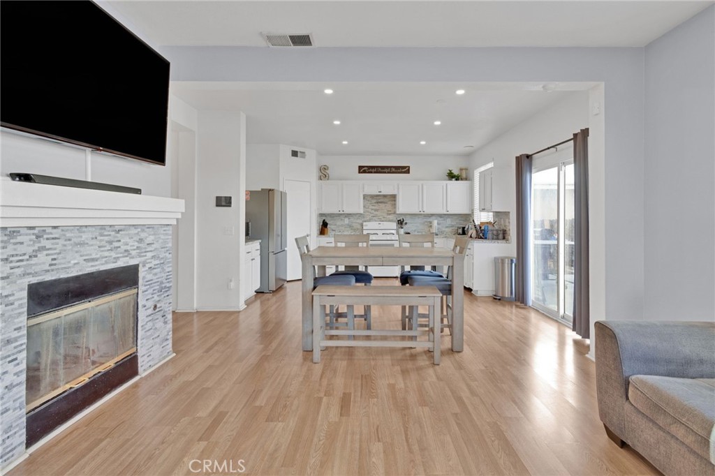 13277 Thornwood Court