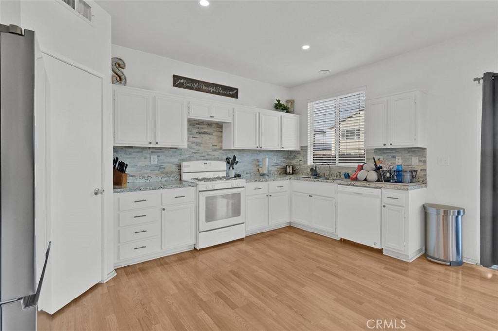 13277 Thornwood Court