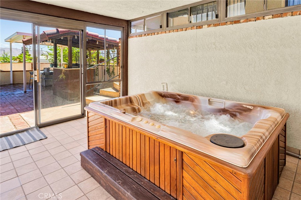 9535 Timberlane